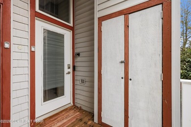 Welcome to your dream Pocono Mountain retreat! This turn-key - photo 4