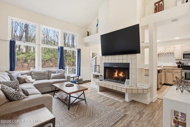 Welcome to your dream Pocono Mountain retreat! This turn-key - photo 7