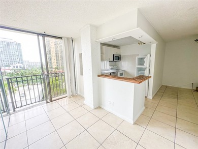 Great 2/2 , plus a Den, half a block from the beach on the - photo 4