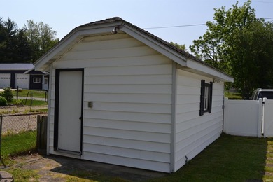 Immaculately maintained and truly move-in ready, this charming - photo 14