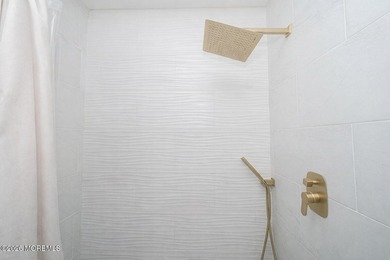 FULLY RENOVATED 2 FAMILY 6/6 FOR SALE. THE 2ND FLOOR 3 BEDROOM - photo 22