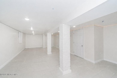 FULLY RENOVATED 2 FAMILY 6/6 FOR SALE. THE 2ND FLOOR 3 BEDROOM - photo 27