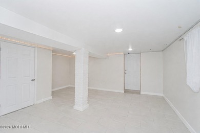FULLY RENOVATED 2 FAMILY 6/6 FOR SALE. THE 2ND FLOOR 3 BEDROOM - photo 28