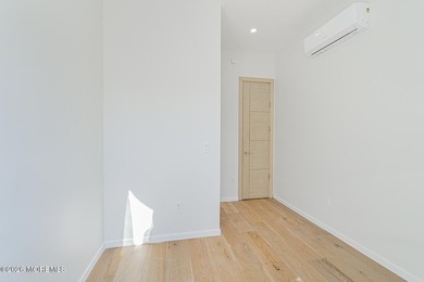 FULLY RENOVATED 2 FAMILY 6/6 FOR SALE. THE 2ND FLOOR 3 BEDROOM - photo 31