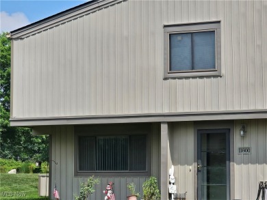 Lake Condo Sale Pending in North Royalton, Ohio