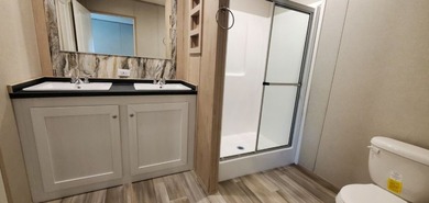 Experience unmatched comfort in Tampa! Step into a home that - photo 12