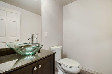 Beautifully maintained 4-bedroom, 4.5-bath duplex in a prime - photo 12