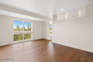 Welcome to this well-appointed condo offering comfort - photo 14