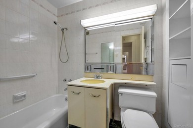 Welcome to this bright and spacious 2-bedroom, 2-bath residence - photo 16