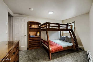 Beautifully maintained 4-bedroom, 4.5-bath duplex in a prime - photo 21