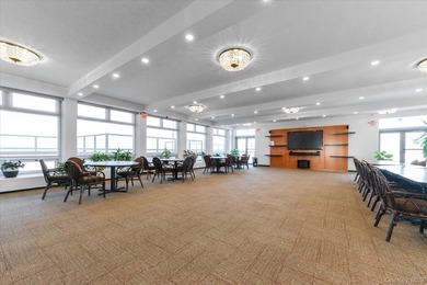 Welcome to this bright and spacious 2-bedroom, 2-bath residence - photo 25
