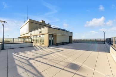 Welcome to this bright and spacious 2-bedroom, 2-bath residence - photo 27