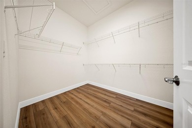 Beautiful move-in ready single-story home featuring 3 bedrooms - photo 29