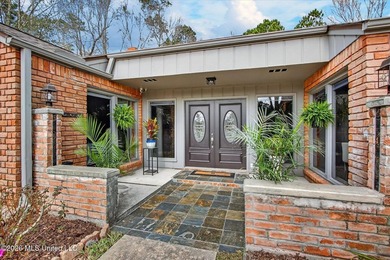 Twin Lakes Home For Sale in Diamondhead Mississippi