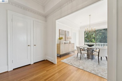 Rare corner residence in the iconic Beaux Arts Regillus, where - photo 4
