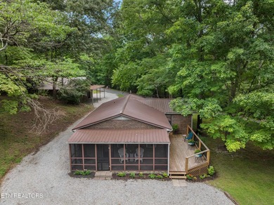 Charming brick cottage with seasonal lake views on 2.36 - photo 5