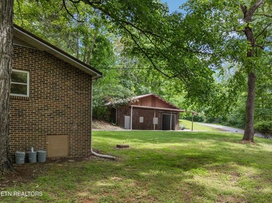 Charming brick cottage with seasonal lake views on 2.36 - photo 7