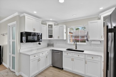 PRICE REDUCTION! MOVE-IN READY + SMART HOME + PRIVATE COURTYARD - photo 10