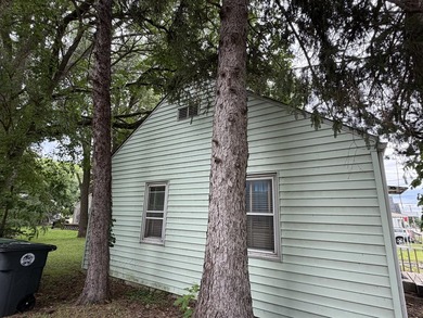 **Attention Investors, Handymen, and Savvy Tradesmen!** This - photo 4