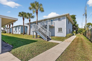 Lake Condo For Sale in Port Saint Lucie, Florida