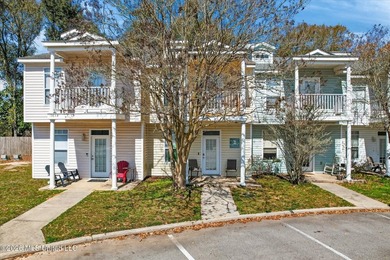 Discover the perfect blend of coastal living and investment - photo 1
