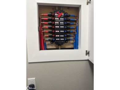 Very nice well built duplex on a quiet street. Open floor plan