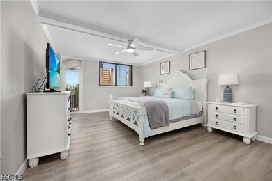 Wake up to sparkling bay views and spend your days enjoying the - photo 20