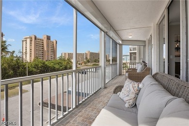 Wake up to sparkling bay views and spend your days enjoying the - photo 28