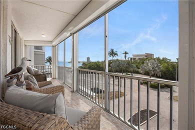 Wake up to sparkling bay views and spend your days enjoying the - photo 29