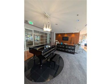 Oversized Renovated 2BR/2BA Condo with 10' Ceilings and