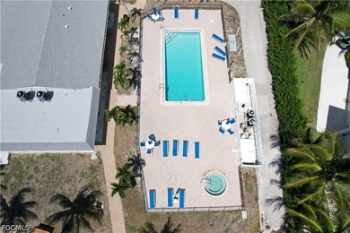 Wake up to sparkling bay views and spend your days enjoying the - photo 32
