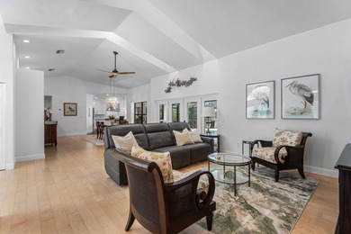 Immaculate 3-bedroom, 3-bathroom home with a 2-car garage - photo 5