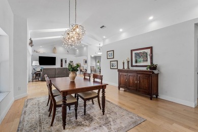 Immaculate 3-bedroom, 3-bathroom home with a 2-car garage - photo 10