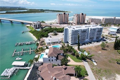 Wake up to sparkling bay views and spend your days enjoying the - photo 42
