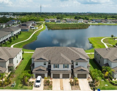 (private lake, pond, creek) Townhome/Townhouse For Sale in Ruskin Florida