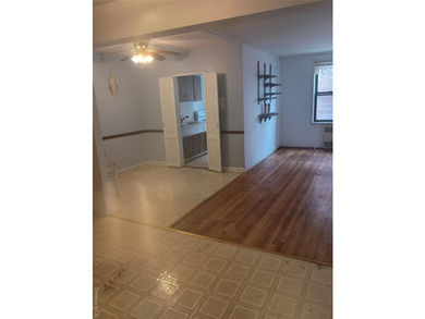beautiful layout, great location near the bay, hardwood floors - photo 2