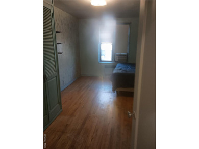 beautiful layout, great location near the bay, hardwood floors - photo 4