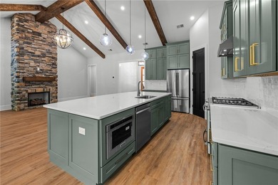 Amazing new build on Lake Hartwell in a gated golf course - photo 14
