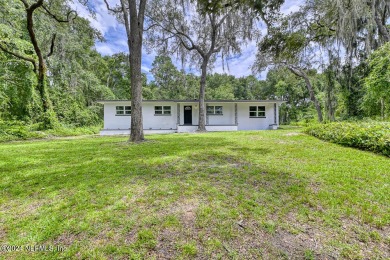 Santa Fe Lake Home Sale Pending in Melrose Florida