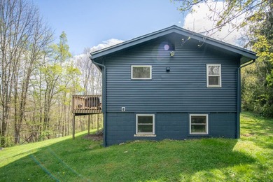 Escape to your own slice of Catskills heaven. This charming - photo 2