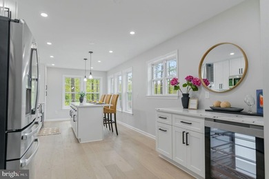 Professionally appraised at $975,000 prior to listing, this - photo 4
