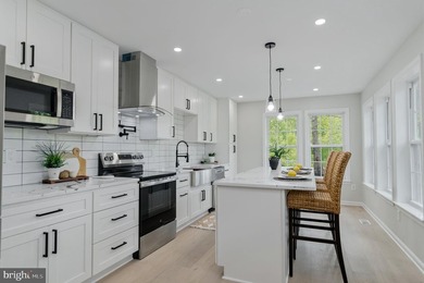 Professionally appraised at $975,000 prior to listing, this - photo 5