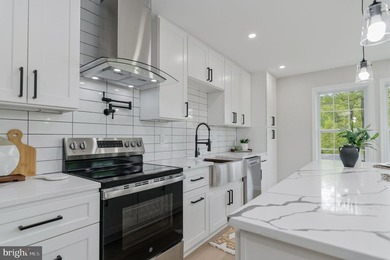 Professionally appraised at $975,000 prior to listing, this - photo 6