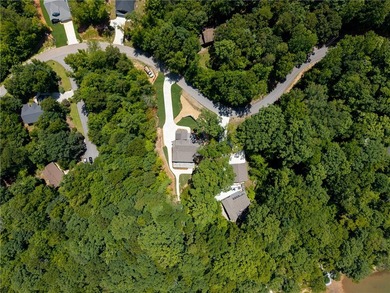 Amazing new build on Lake Hartwell in a gated golf course - photo 47