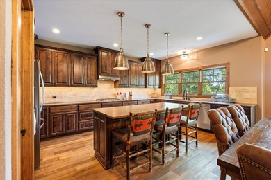 Discover an extraordinary lakefront estate on prestigious - photo 15