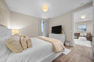 Experience premium Florida living at Sailfish Cove in this - photo 17