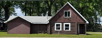 Enjoy 150' of shared sandy lakefront on beautiful Houghton - photo 3