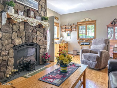 LAKE GEORGE FAMILY COMPOUND House with 11 cabins & 6 motel rooms - photo 12