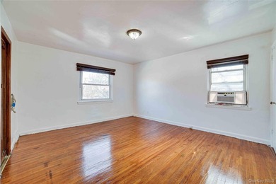 Great chance to own a semi-attached corner-lot duplex in the - photo 12