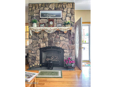 LAKE GEORGE FAMILY COMPOUND House with 11 cabins & 6 motel rooms - photo 13